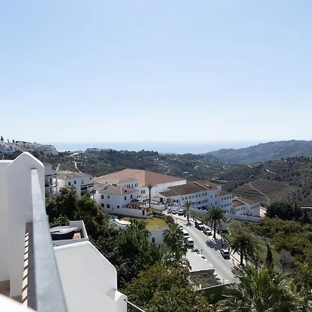 Carmen Plaza